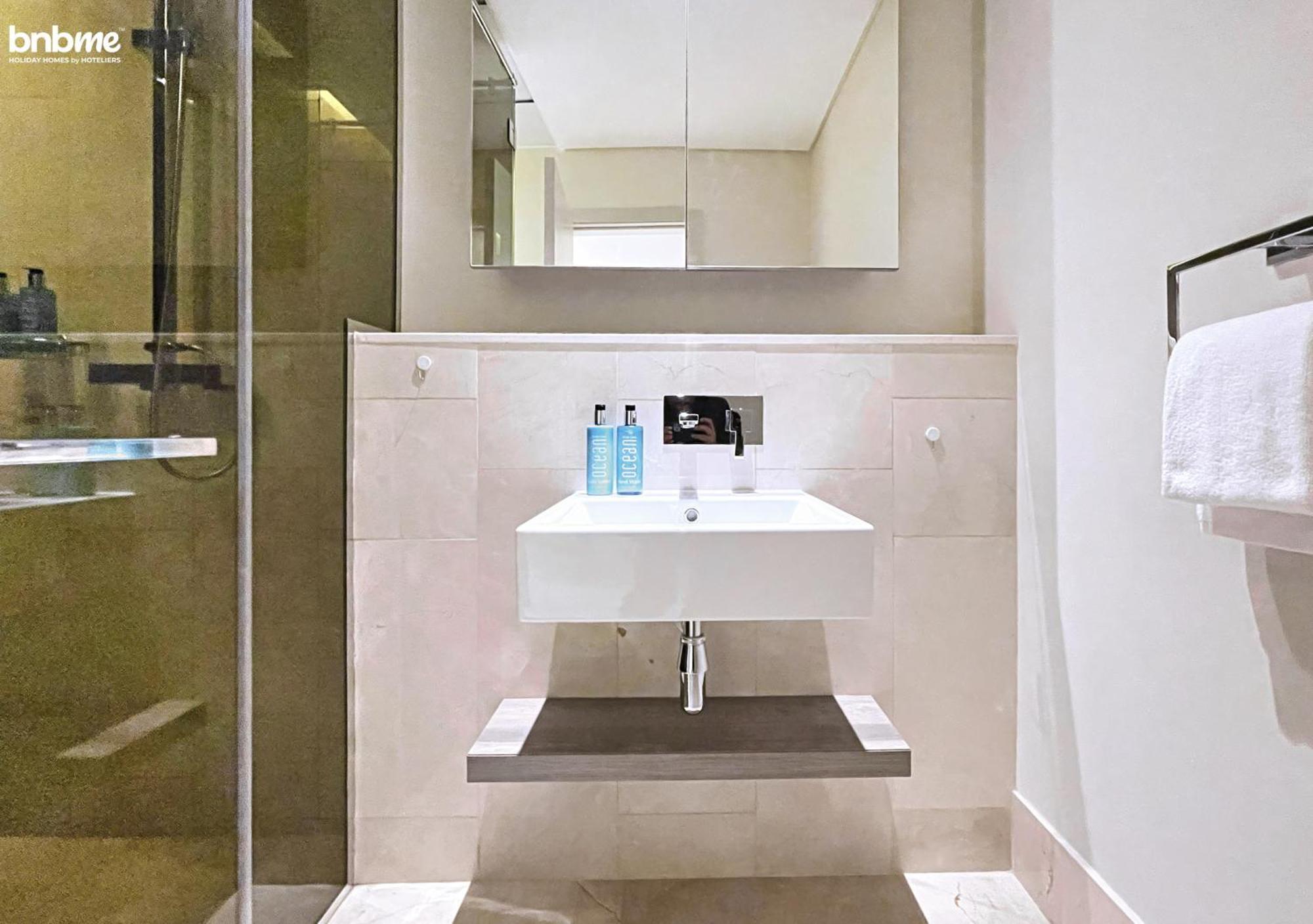 Bnbme - Th8 Palm Hotel Dubai Dış mekan fotoğraf